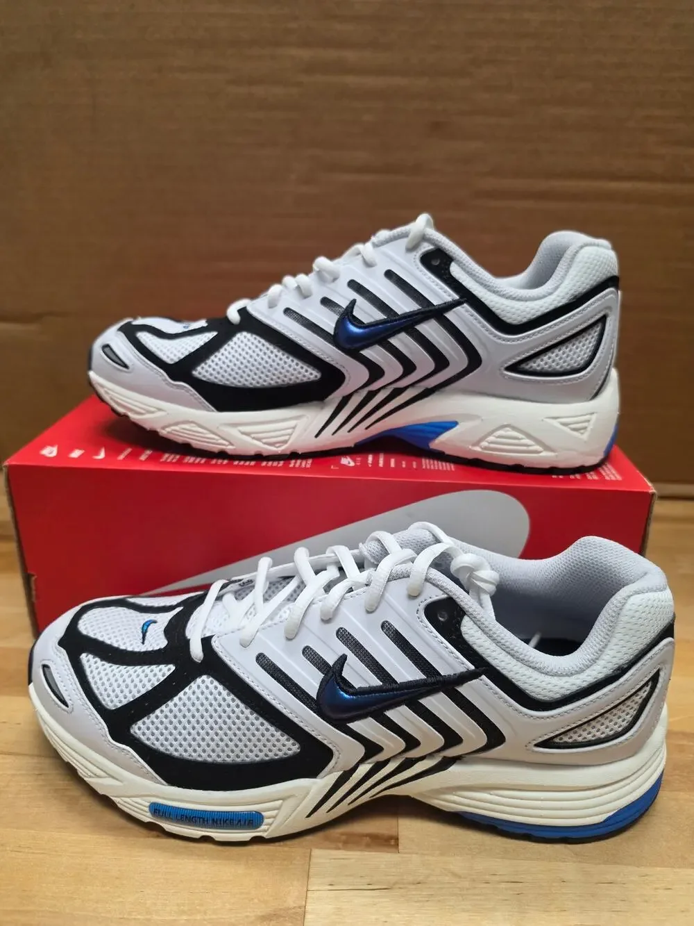 Nike Air Pegasus 2005 White Blue/Black Mens Size 11.5 Womens Size 13
